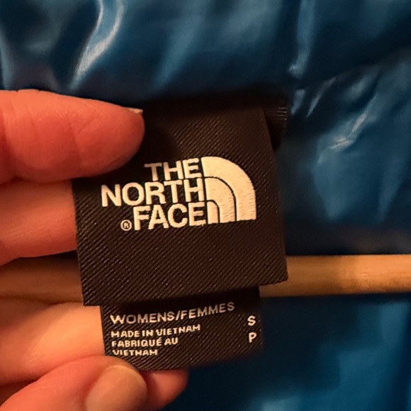 Women’s North face thermoball jacket - Picture 10 of 12